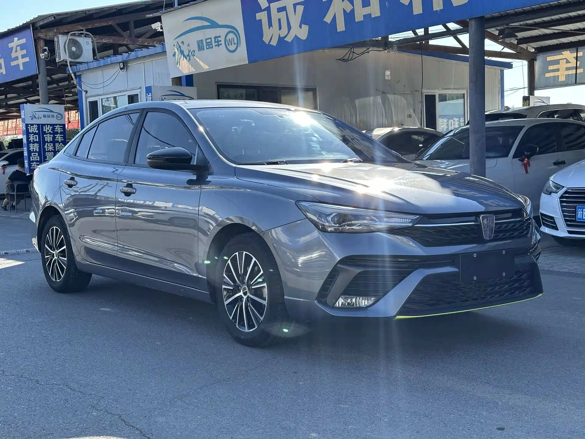 Фото 3 - Roewe i5