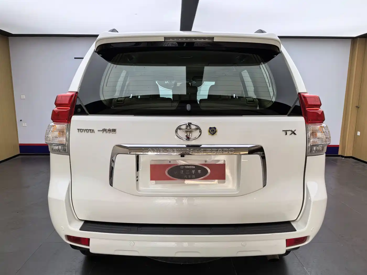 Toyota Prado 2010 4.0L Automatic TX-L фото 4