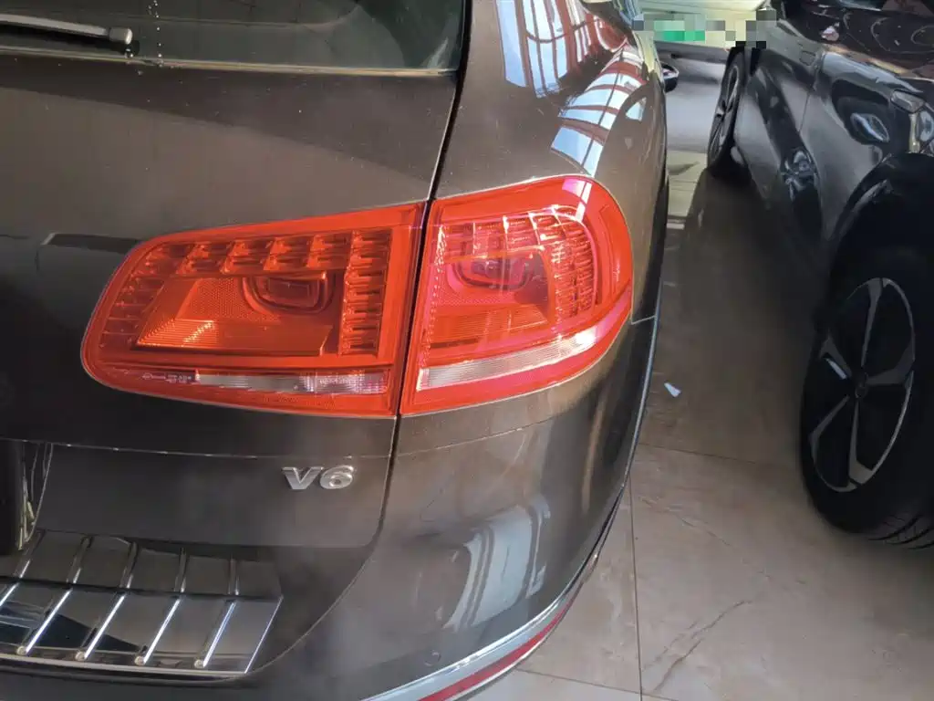 Фото 24 - Volkswagen Touareg