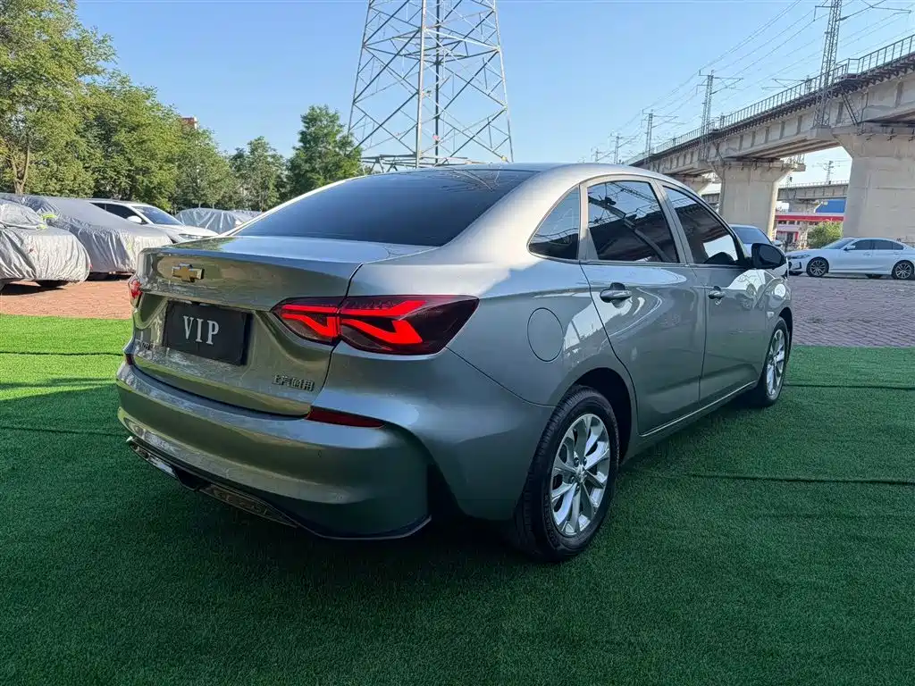 CHEVROLET CRUZE