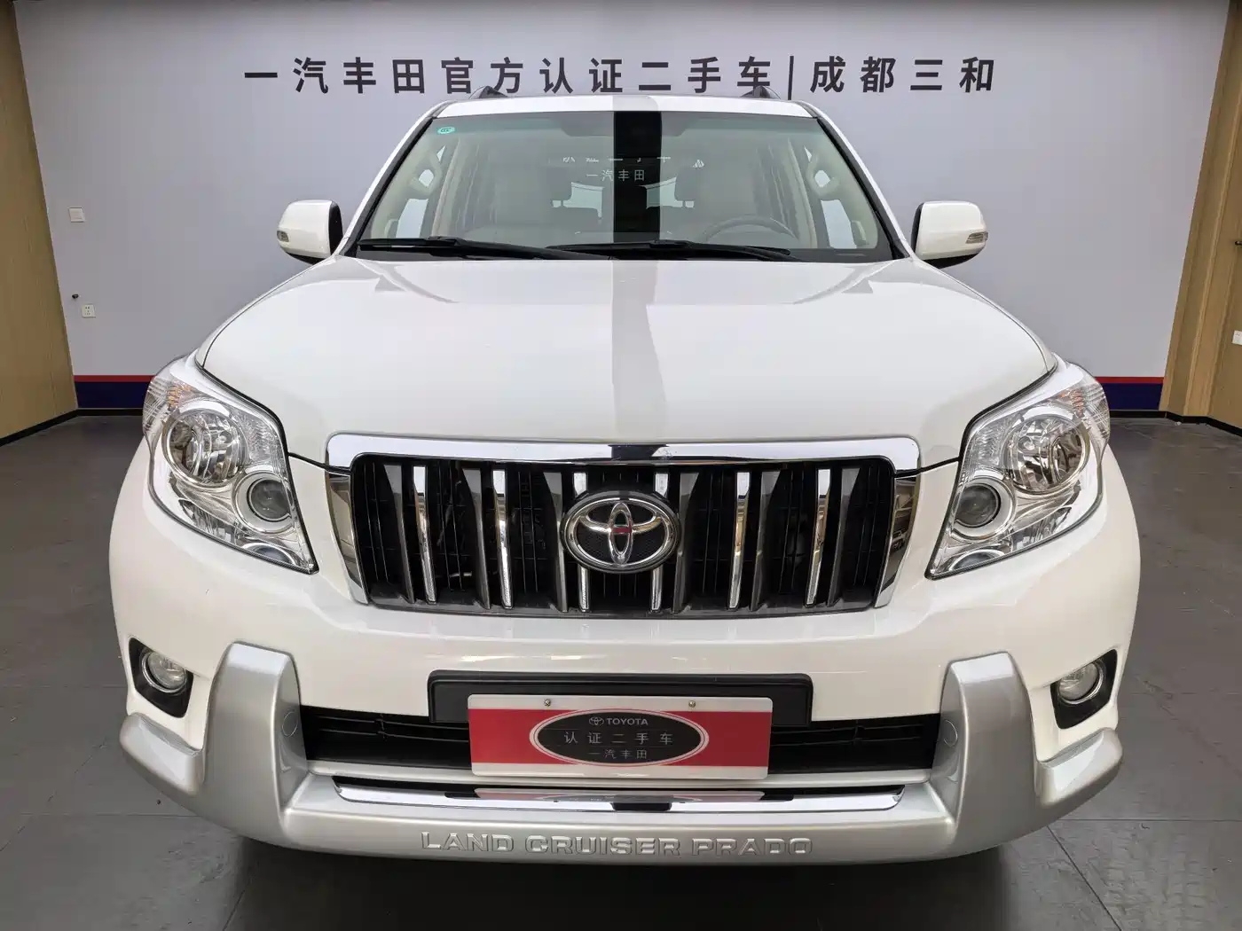 Toyota Prado 2010 4.0L Automatic TX-L фото 2
