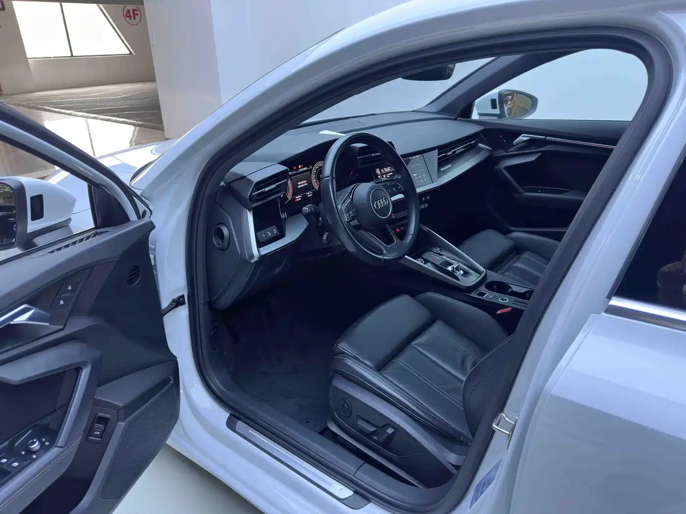 Audi A3 2023 Sportback 35 TFSI Luxury Elegance фото 9
