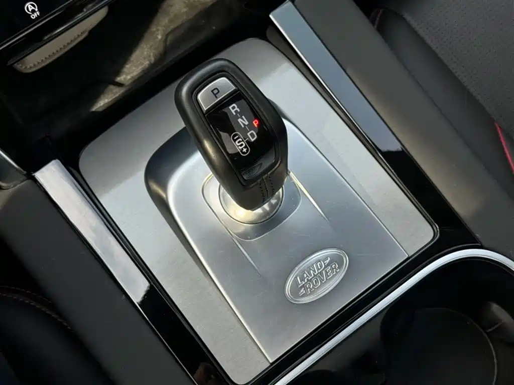 Land Rover Discovery Sport 2022 249PS Metropolis Edition 5-Seater фото 17