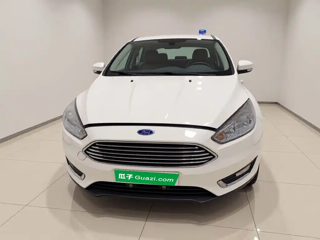 Фото 2 - Ford Focus