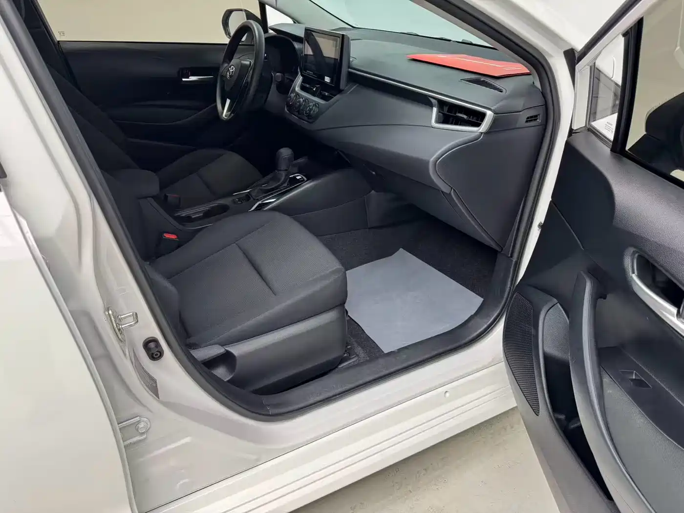 Toyota Corolla 2025 1.2T Pioneer Edition фото 12