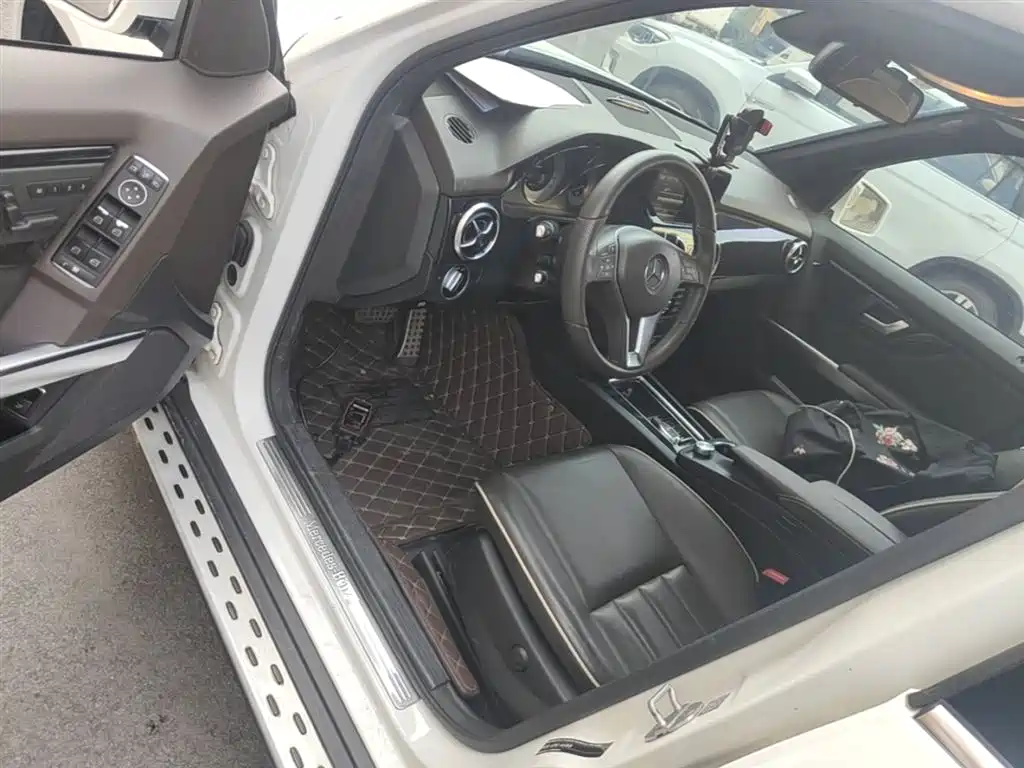 Mercedes-Benz GLK-Class 2013 Facelift GLK 300 4MATIC Luxury фото 16