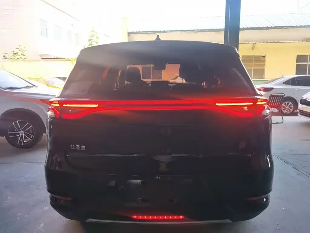 BYD Tang 2020 2019 2.0T Automatic Smart Connect Luxury 5-seater China VI