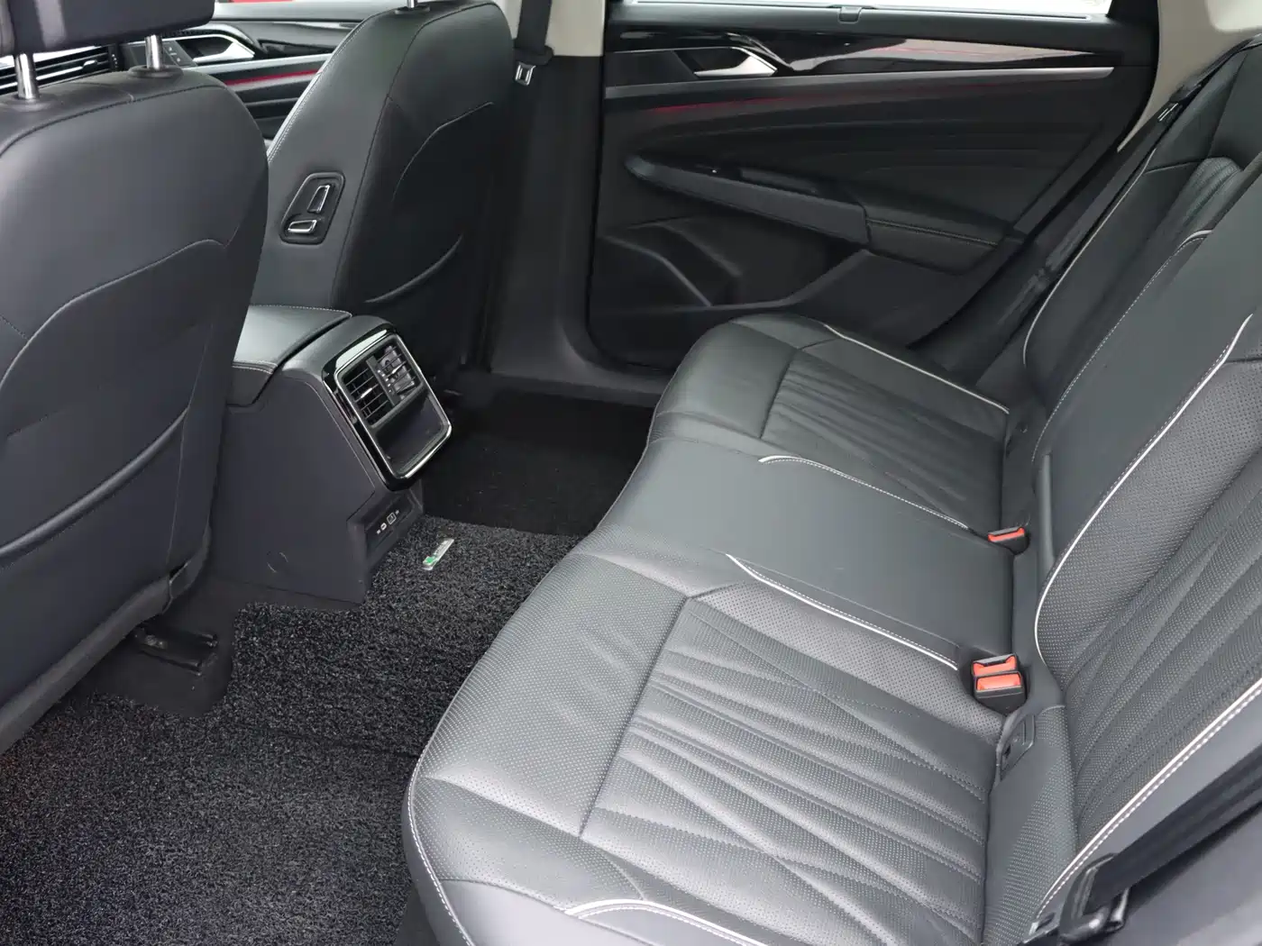Photo 12 - Volkswagen Passat
