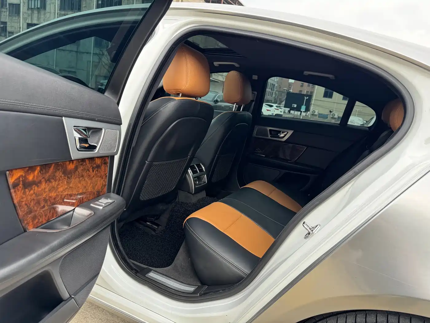 Jaguar XF 2013 2012 XF 3.0L V6 Elegance