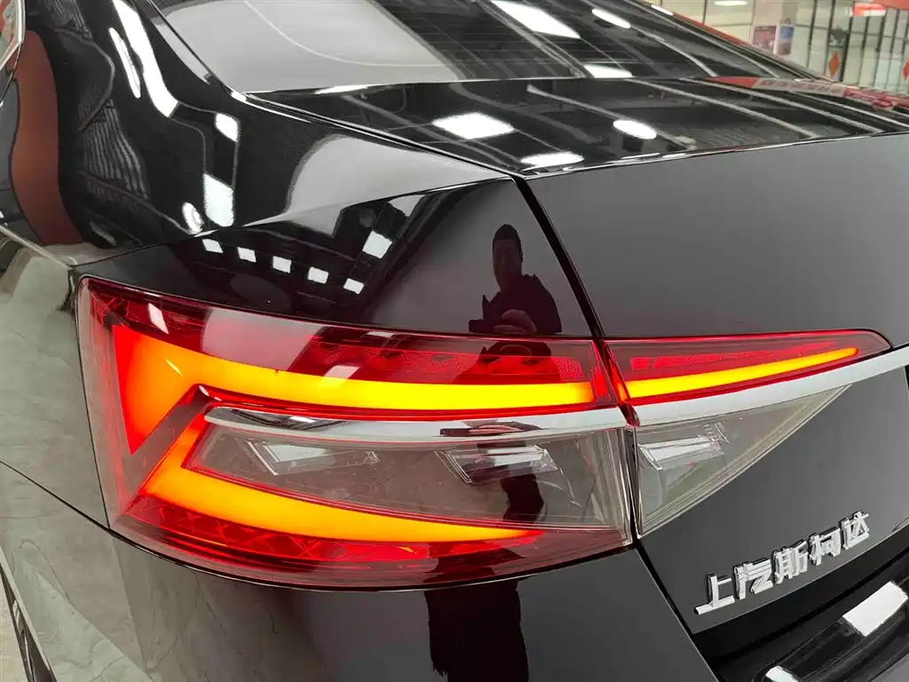Škoda Superb 2024 TSI280 DSG Premium Edition фото 19