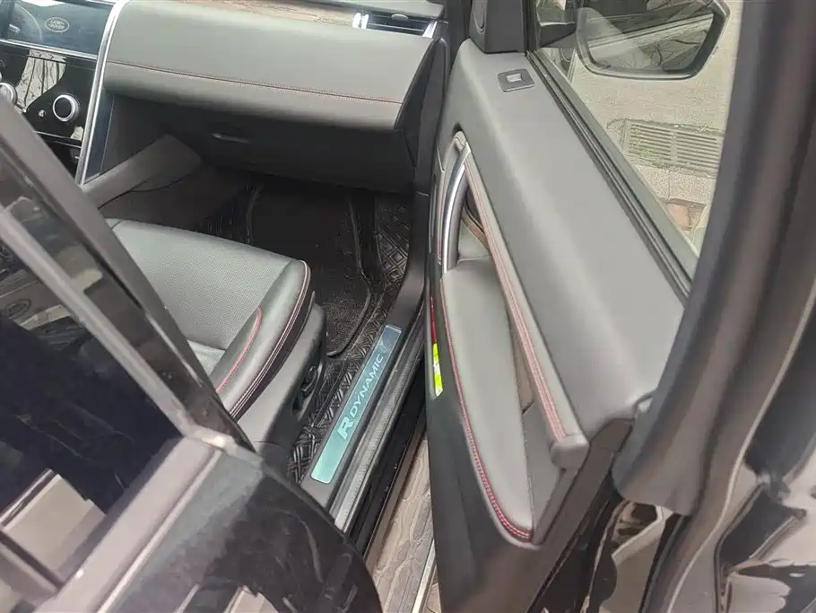 LAND ROVER DISCOVER SPORTS