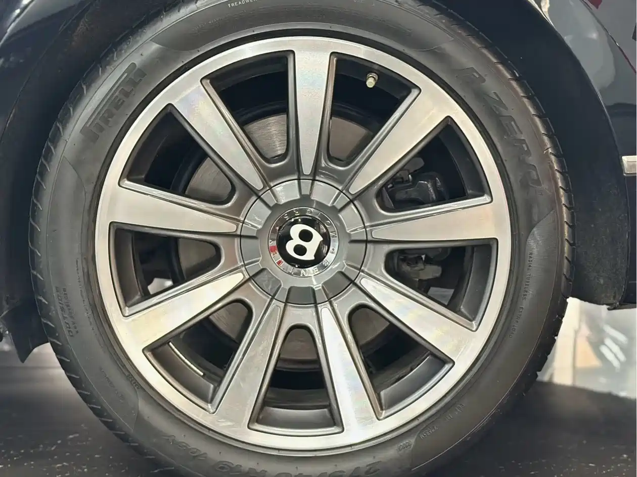 Photo 24 - Bentley Flying Spur