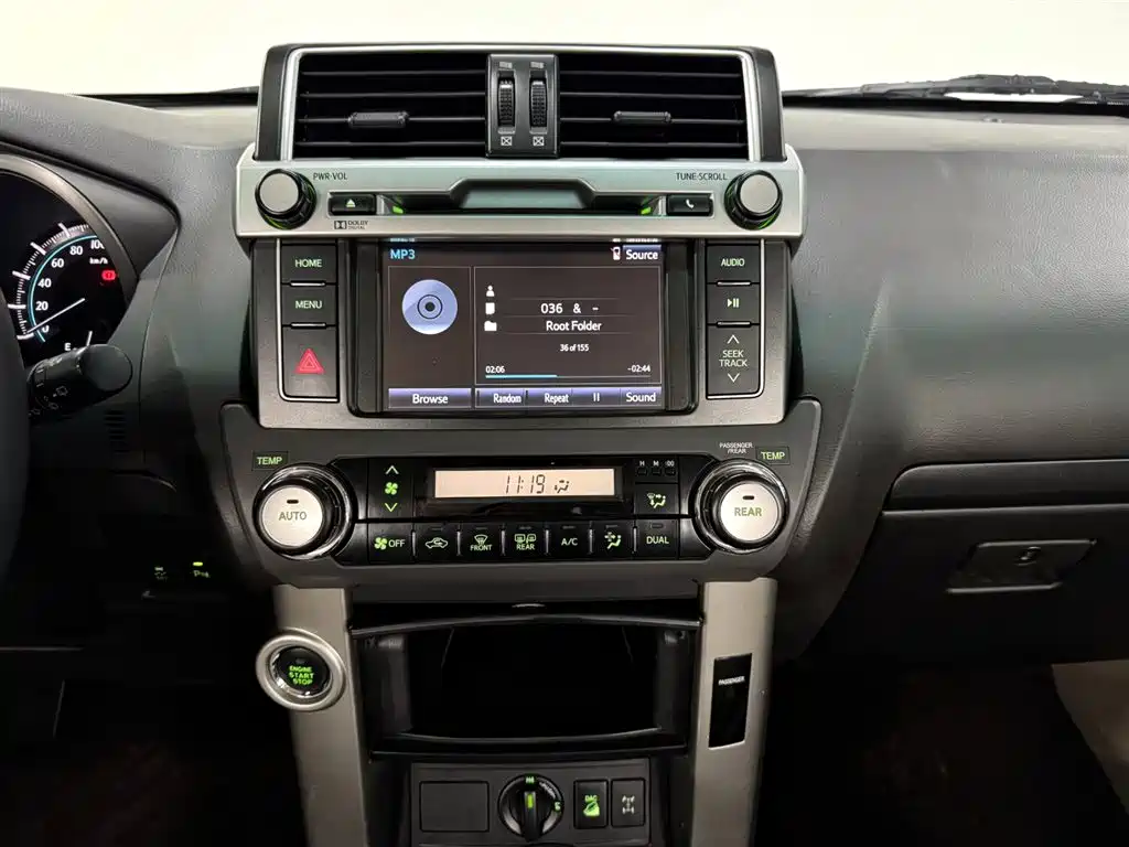 Toyota Prado 2010 4.0L Automatic TX-L фото 17
