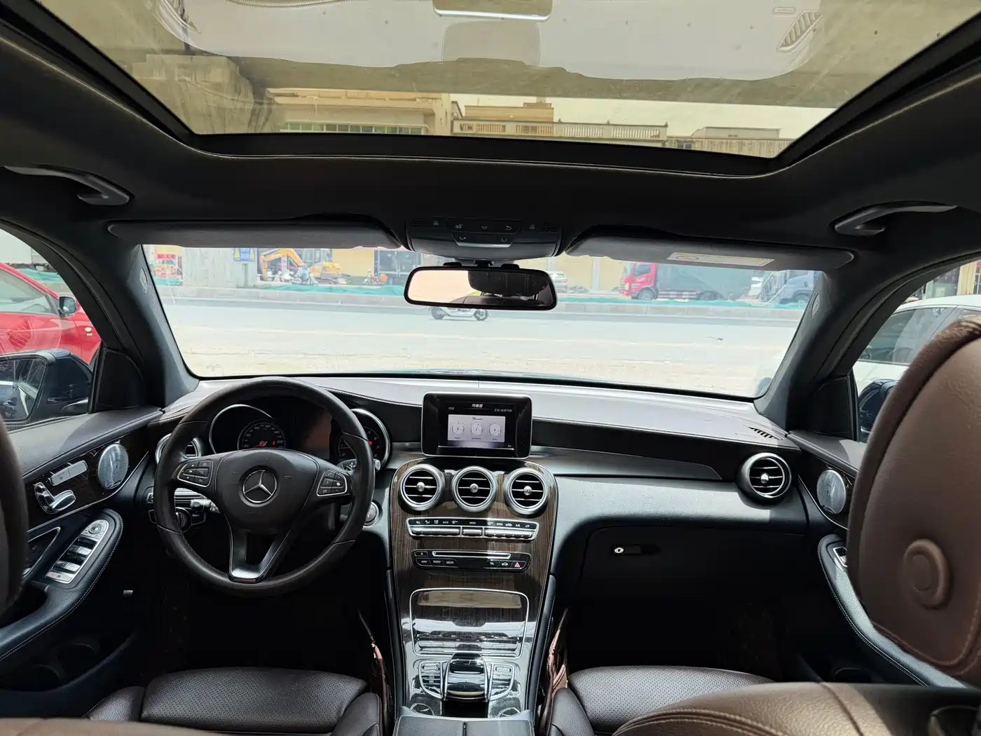 Mercedes-Benz GLC 2018 GLC 260 4MATIC Dynamic фото 3