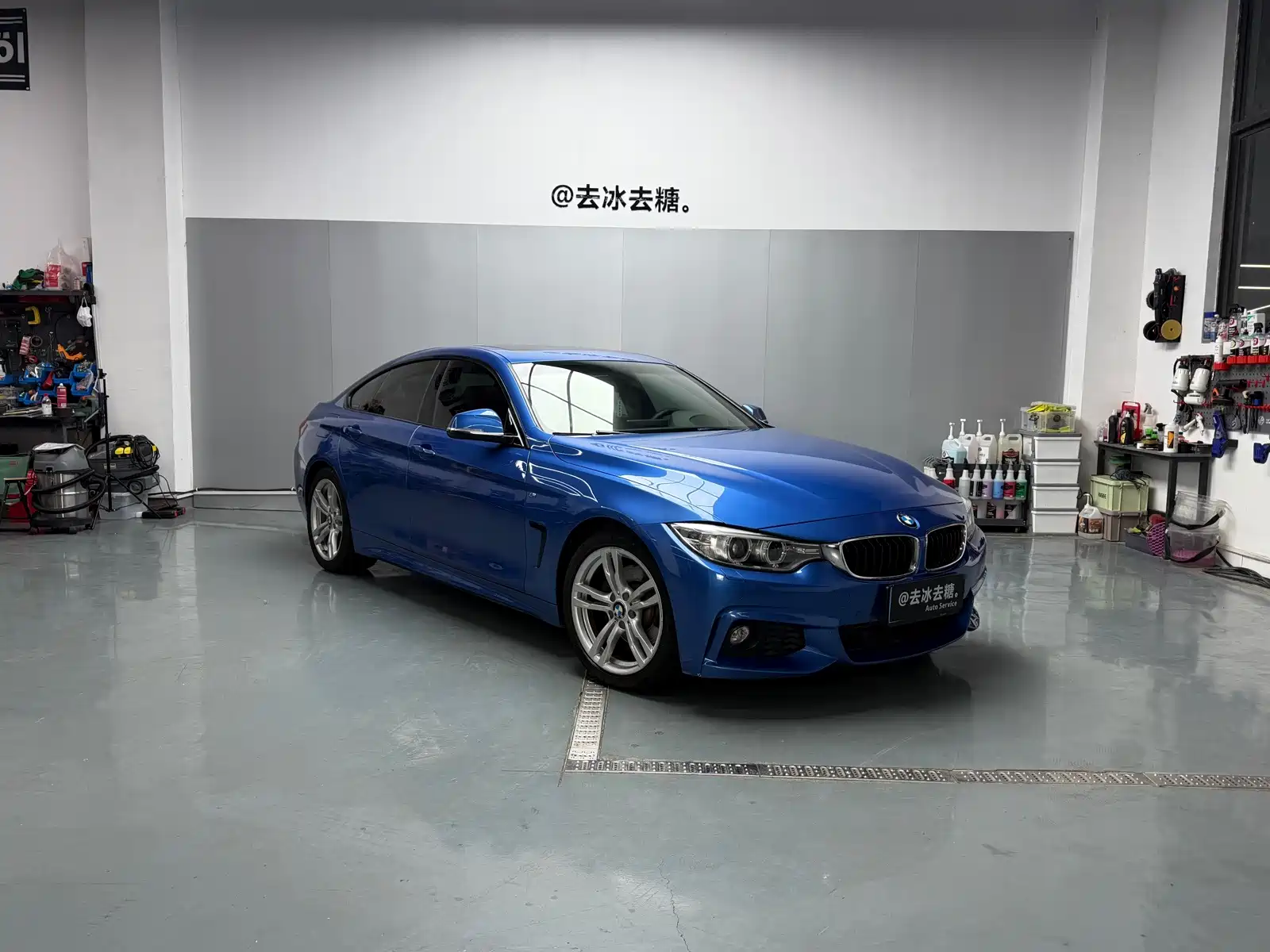 Photo 1 - BMW 4 Series