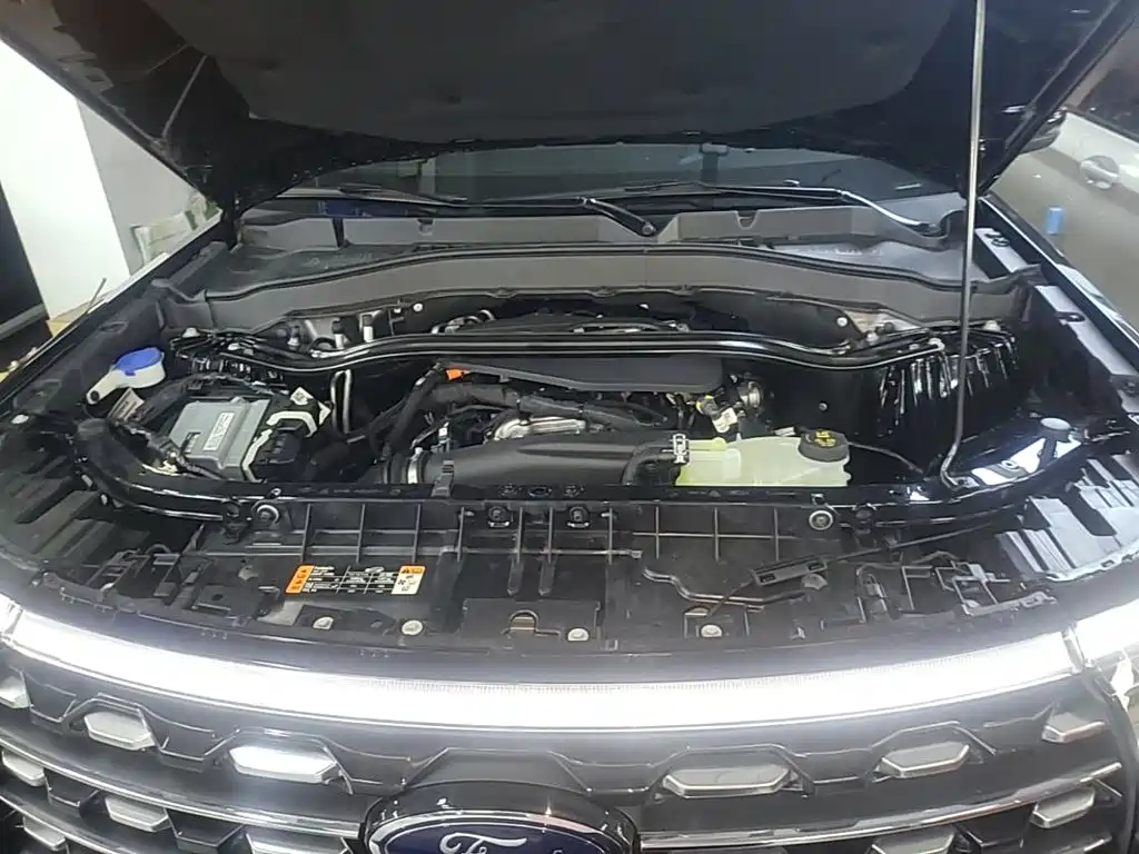 Ford Explorer 2026 2024 2.3T EcoBoost AWD Titanium Edition 7-Seater