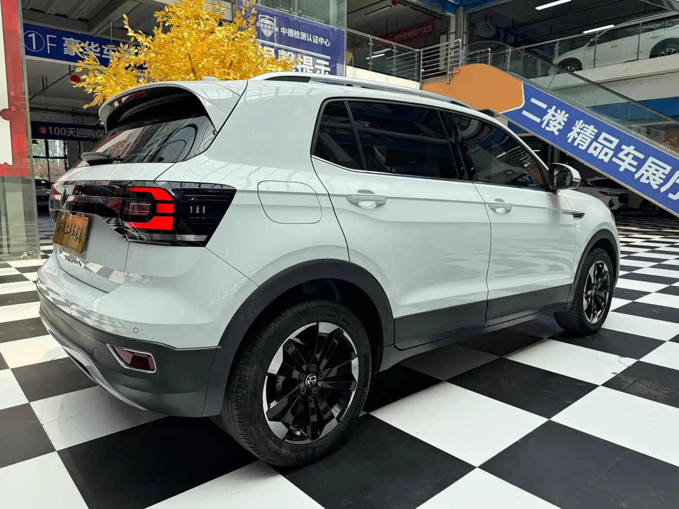 Volkswagen Tanying 2021 1.5L Automatic Smart Connect Edition фото 7