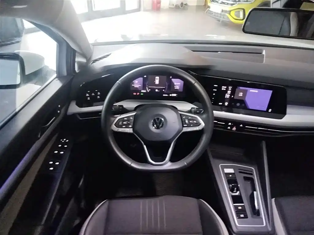 Volkswagen Golf 2023 Facelift 280TSI DSG Pro фото 11