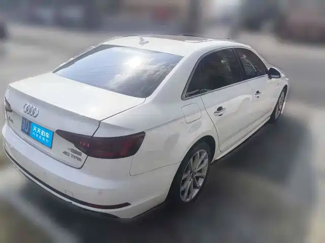 Audi A4L 2018 30th Anniversary 40 TFSI Fashion — фото 2