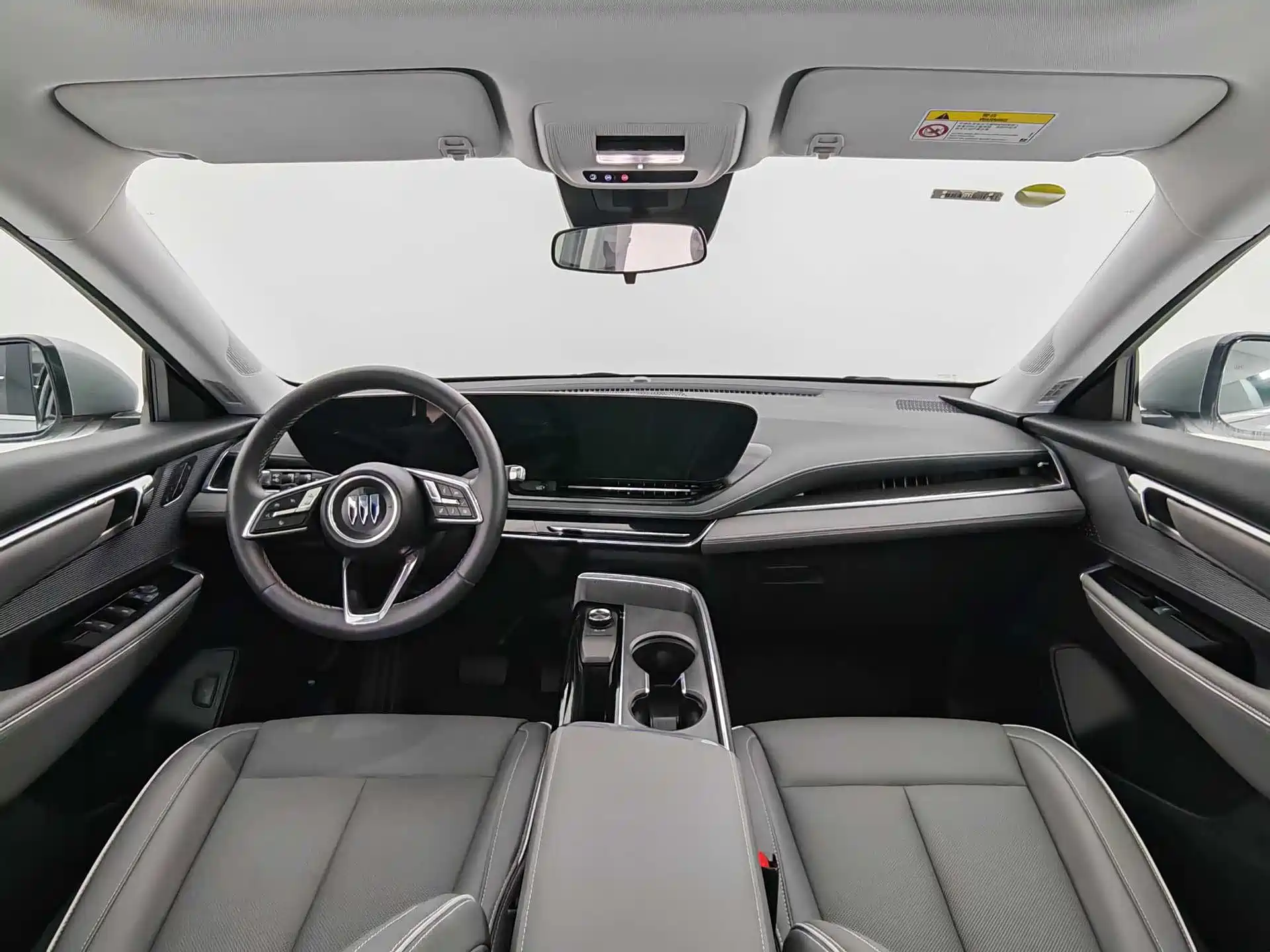 Photo 12 - Buick E5