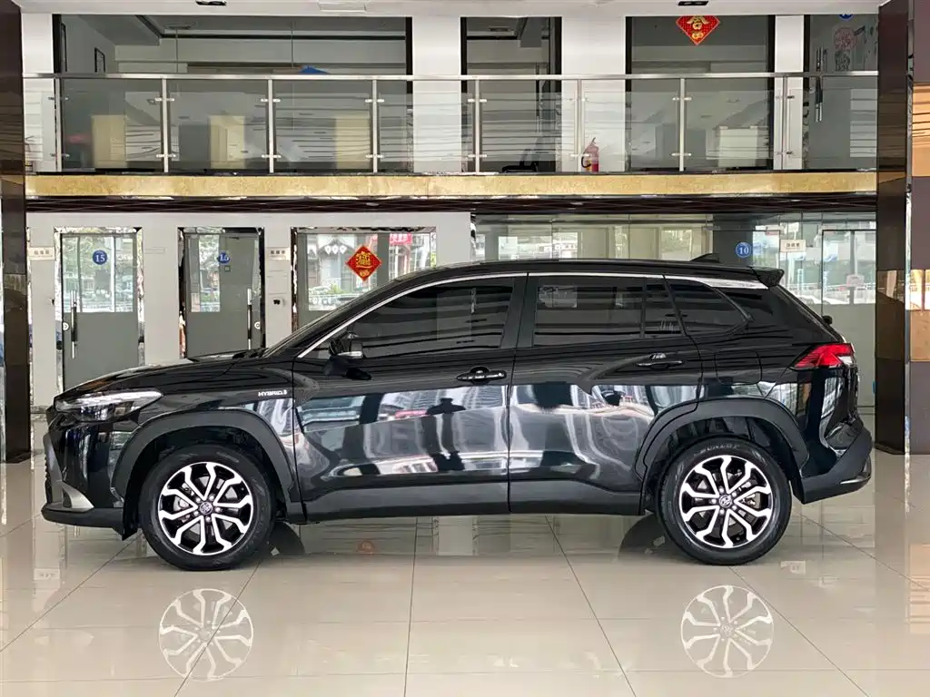 Toyota Frontlander 2023 2.0L Smart Hybrid Dual Engine Luxury Edition фото 4