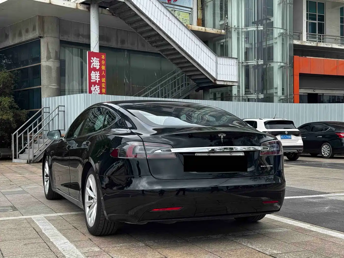 TESLA MODEL S