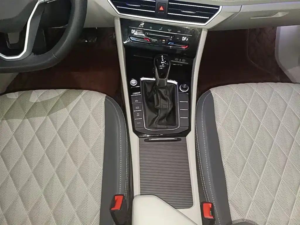Volkswagen Sagitar 2023 280TSI DSG Surpass Plus Edition фото 14
