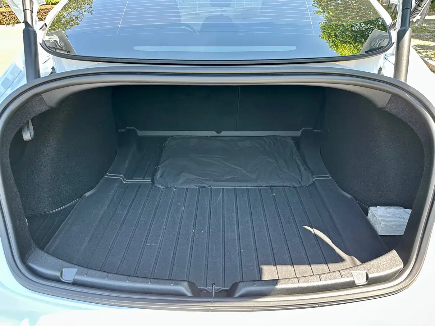 Tesla Model 3 2026 2025 Model Year Facelift Rear-Wheel Drive
