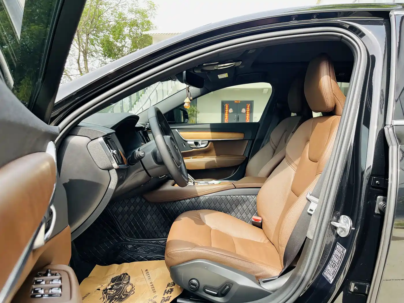 VOLVO S90