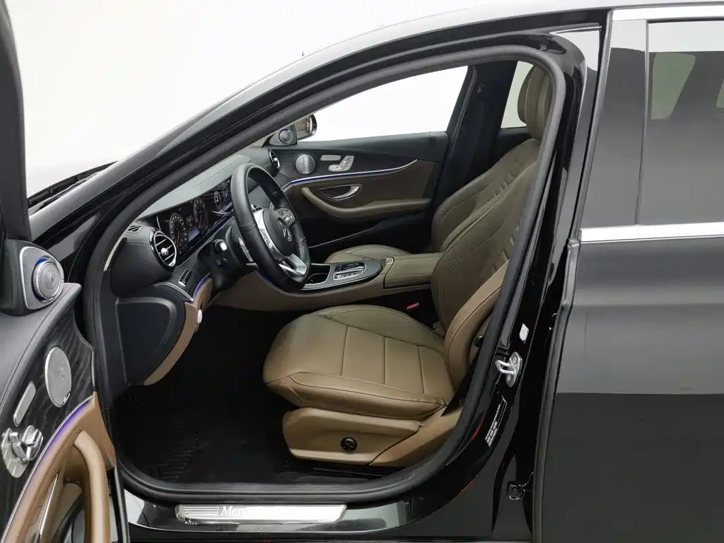 Mercedes-Benz E-Class, миниатюра 10