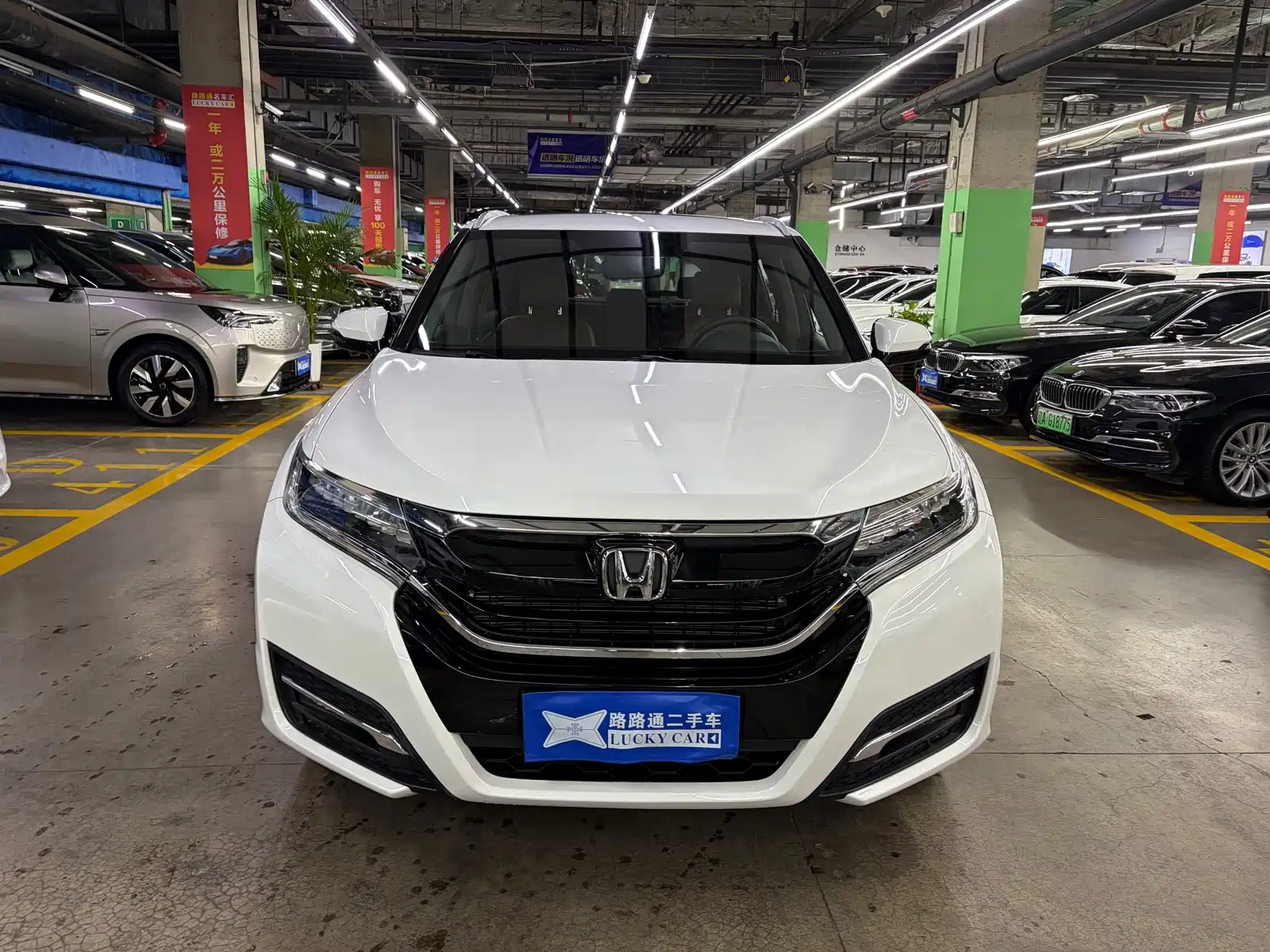 Фото 3 - Honda UR-V