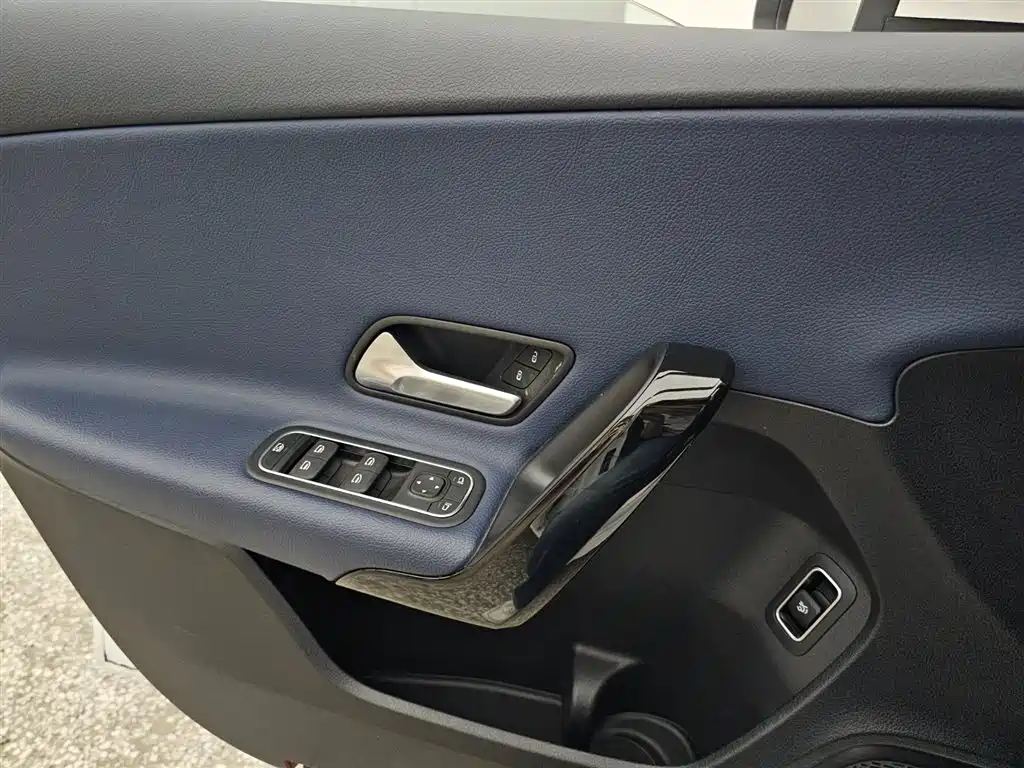 Mercedes-Benz A-Class 2021 Facelift A 180 L Sport Sedan фото 5