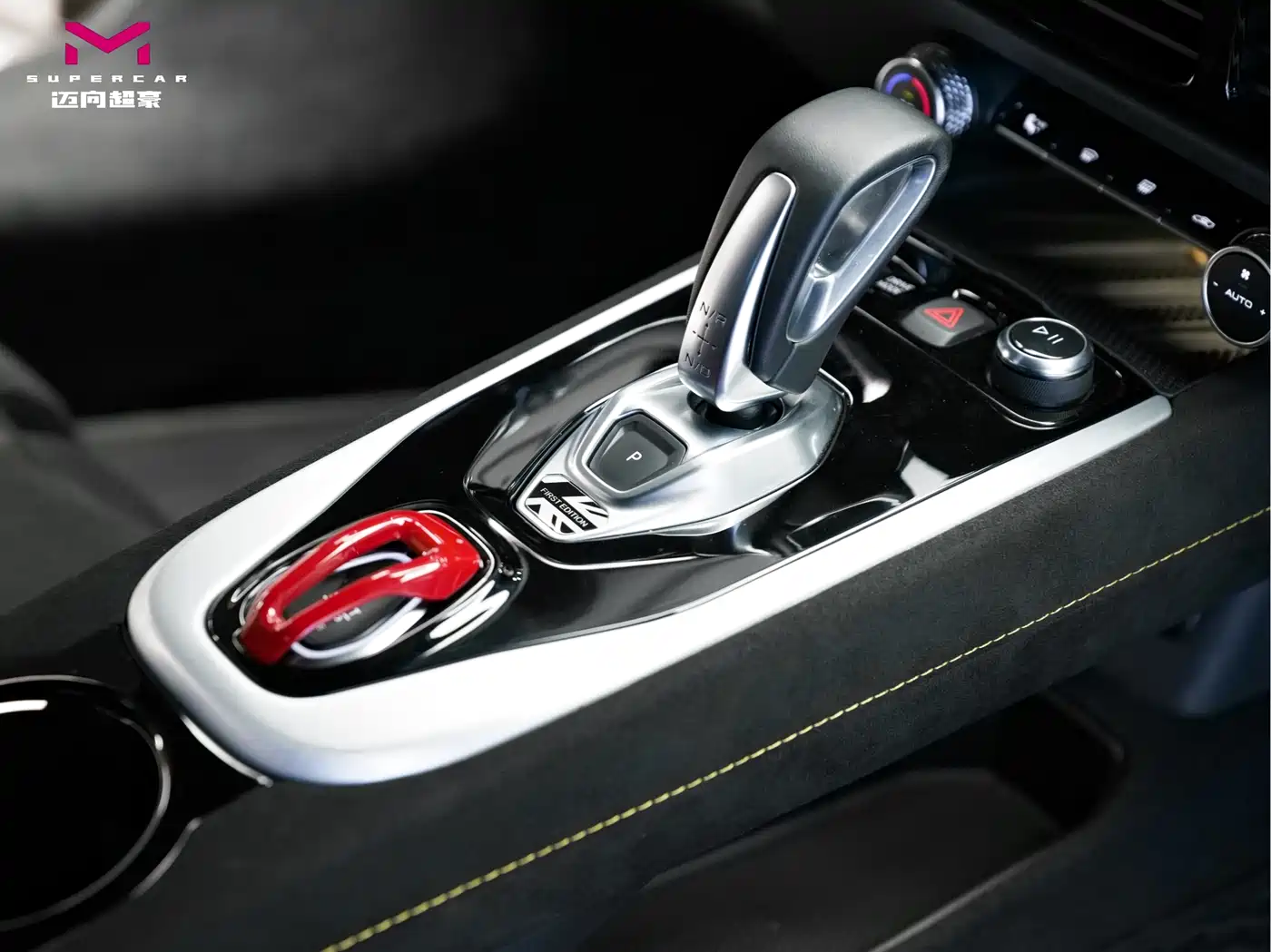 Lotus Cars EMIRA 2021 2.0T DCT First Edition фото 16