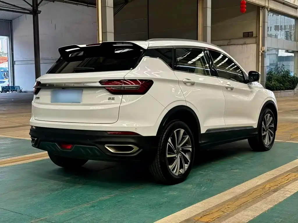 Фото 7 - Geely Coolray