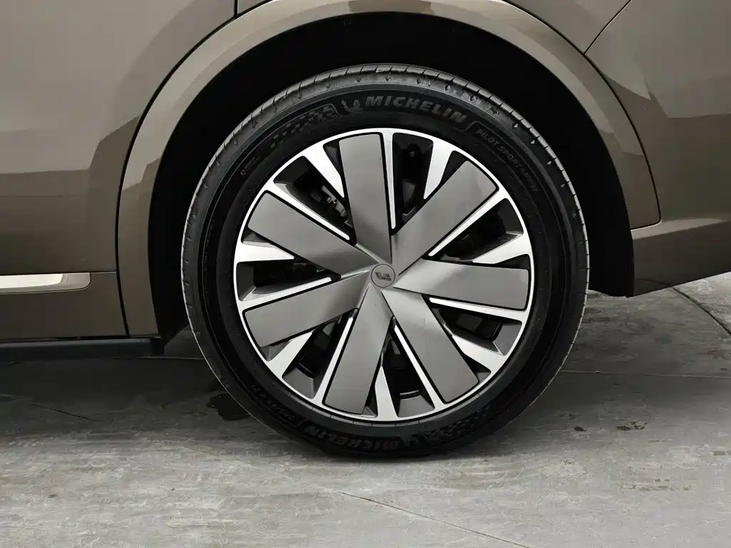 Li Auto L9 2026