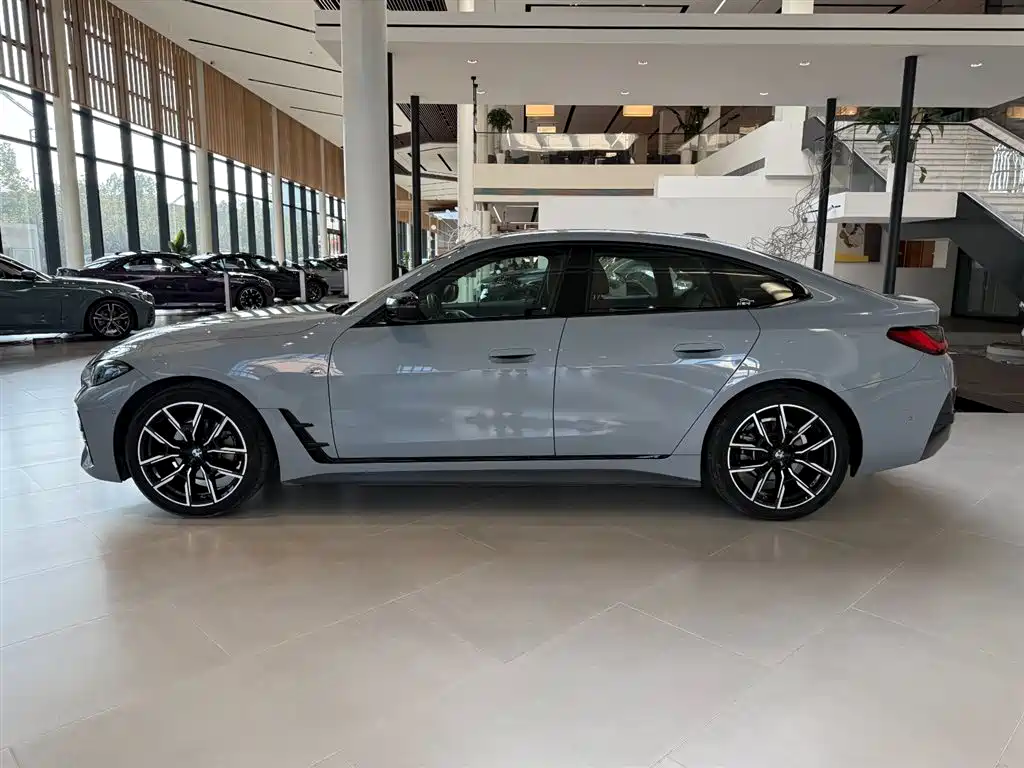 BMW 4 Series 2023 425i Gran Coupe M Sport Shadowline Package фото 4