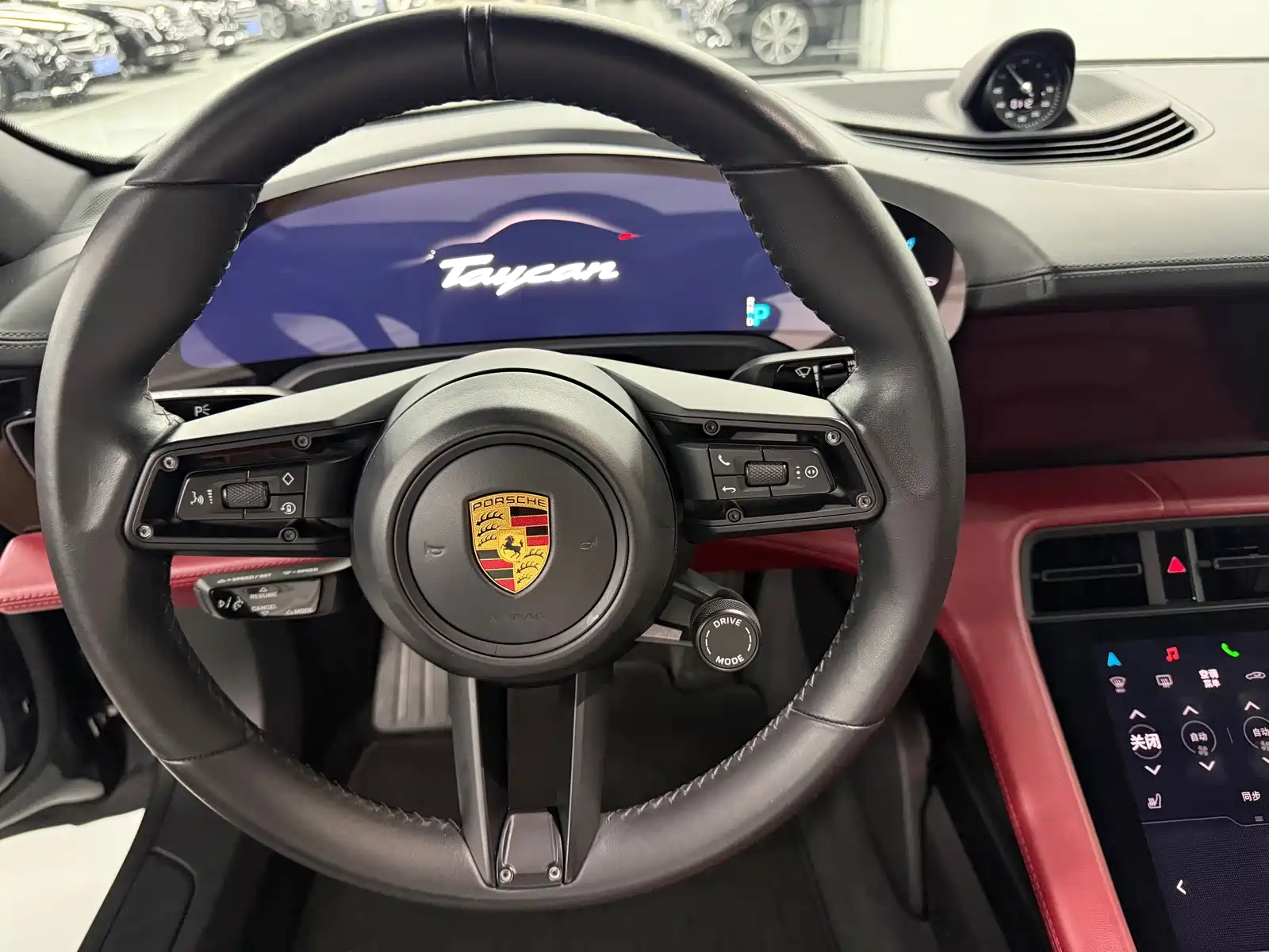 صورة 18 - Porsche Taycan
