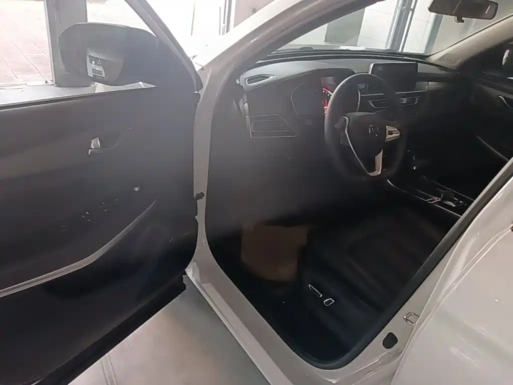 Photo 16 - Changan CS75