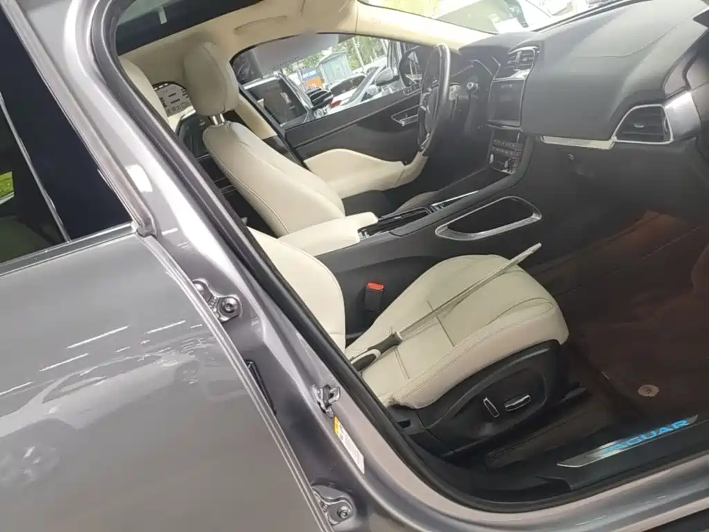 Jaguar F-PACE 2021 2020 2.0T Urban Premium Edition