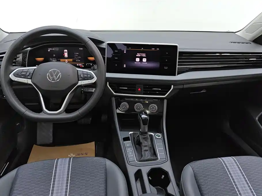 Volkswagen Sagitar 2024 200TSI DSG Flying Edition фото 12