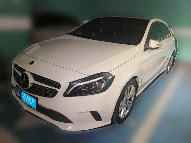 Mercedes-Benz A-Class (Import) 2017 A 200 Dynamic Edition — фото 1