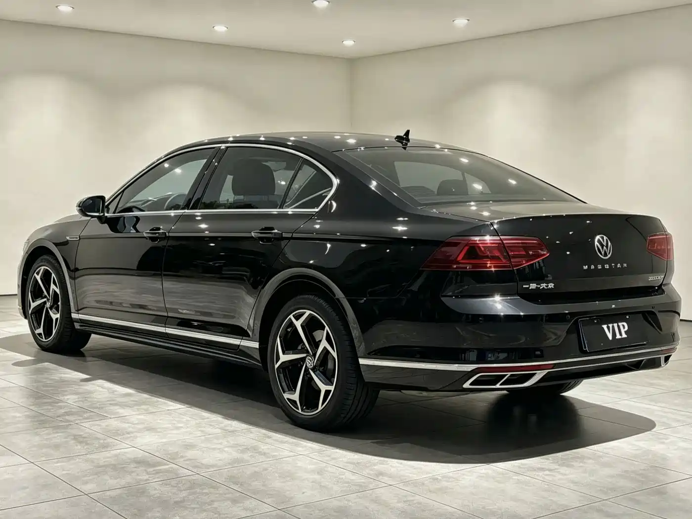 Volkswagen Magotan 2023 Model 2 Million Commemorative Edition 330TSI DSG Luxury фото 10