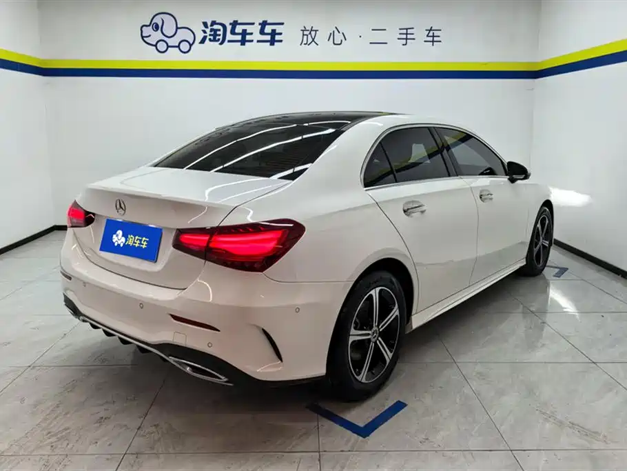 Mercedes-Benz A-Class 2023 A 200 L Fashion фото 3