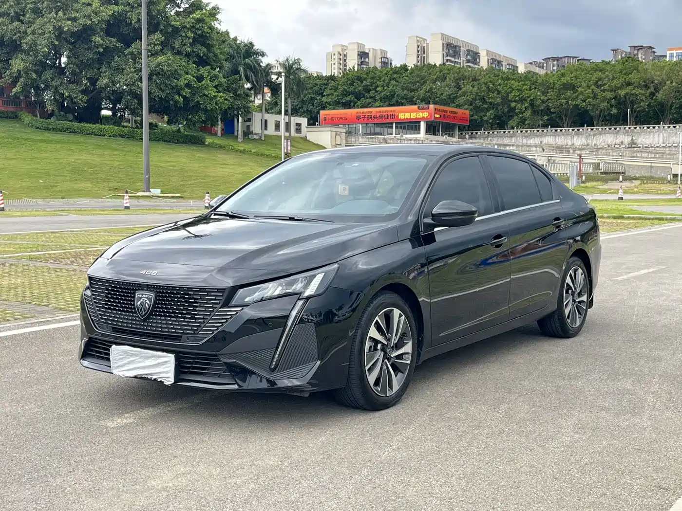Peugeot 408