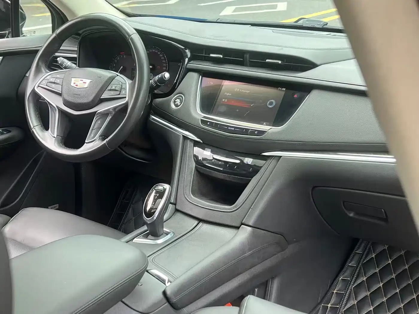 Photo 9 - Cadillac XT5