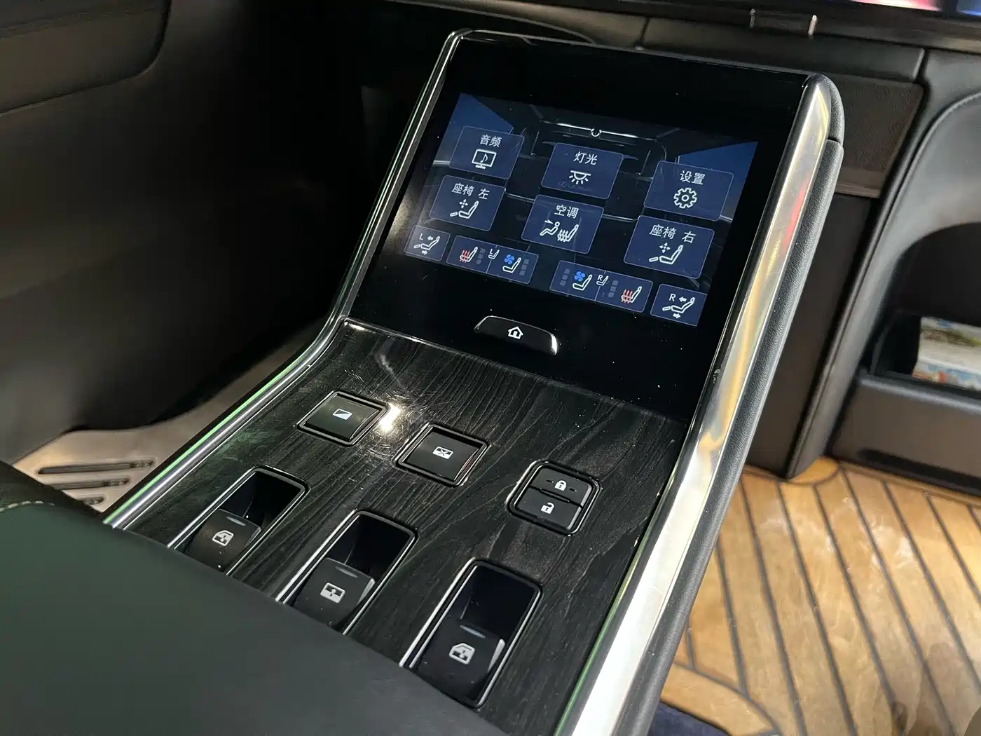 Lexus LM 2020 2020 300h 4-Seat Imperial Edition