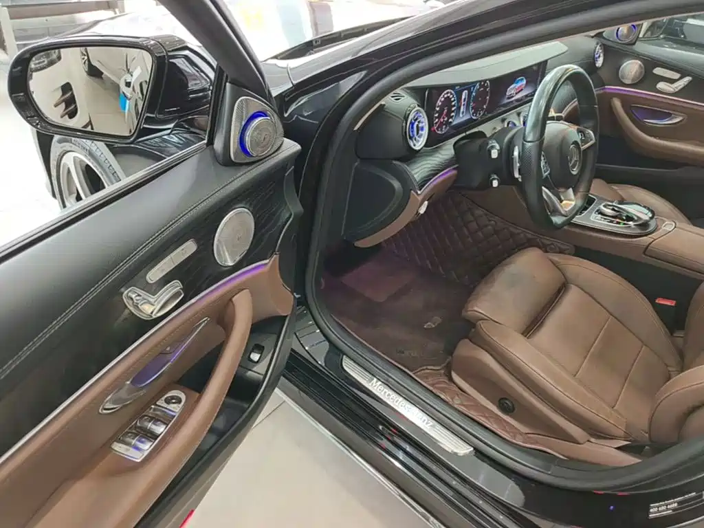 Фото 16 - Mercedes-Benz E-Class