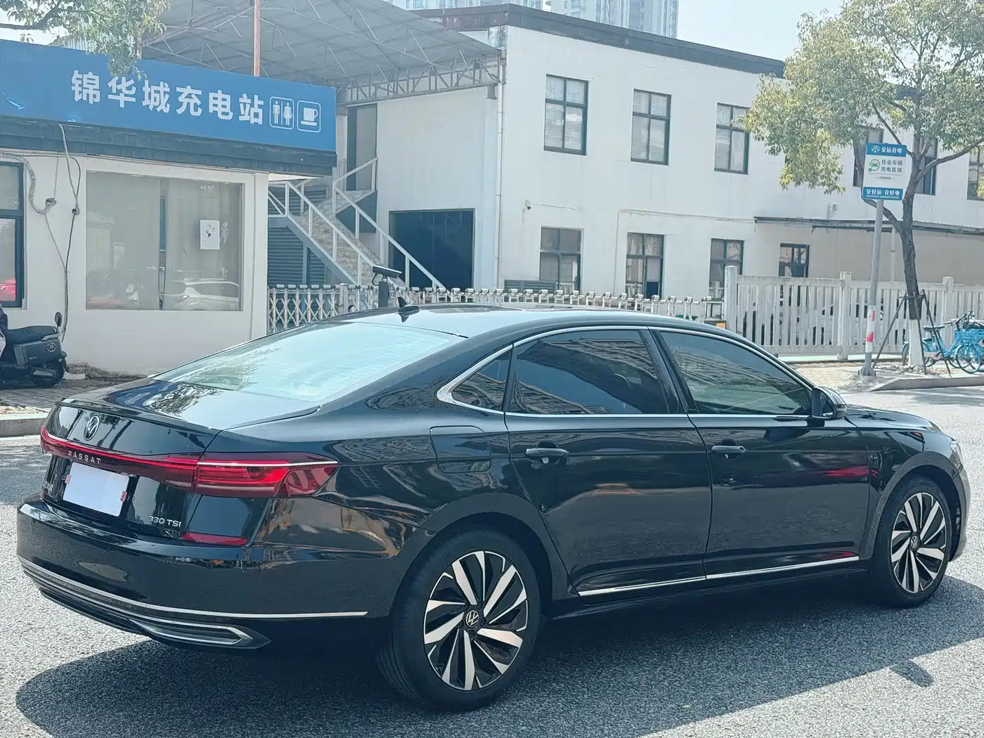 Volkswagen Passat 2024 330TSI Elite Edition фото 7