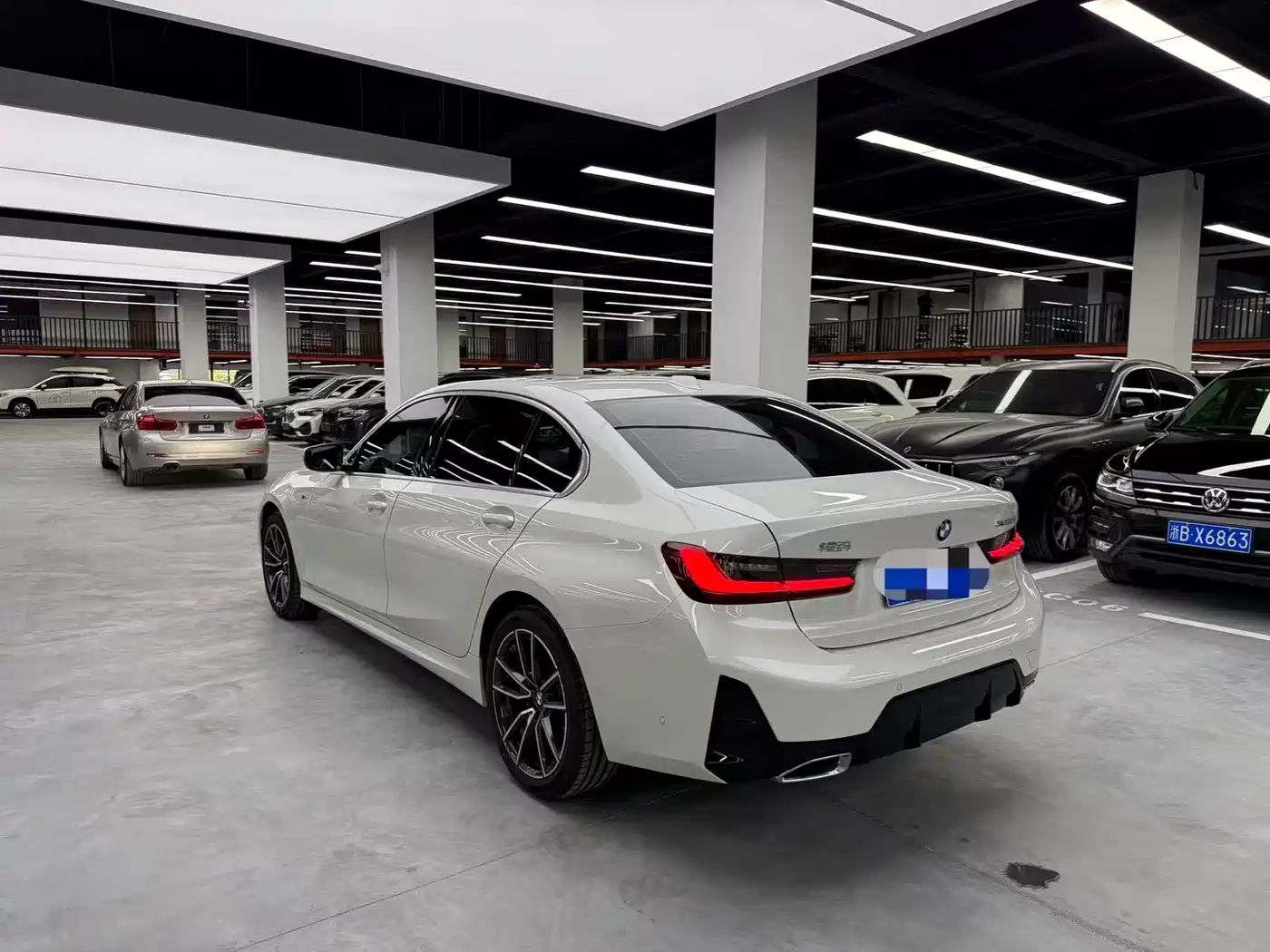 BMW 3 Series 2026 325Li M Sport Package фото 18