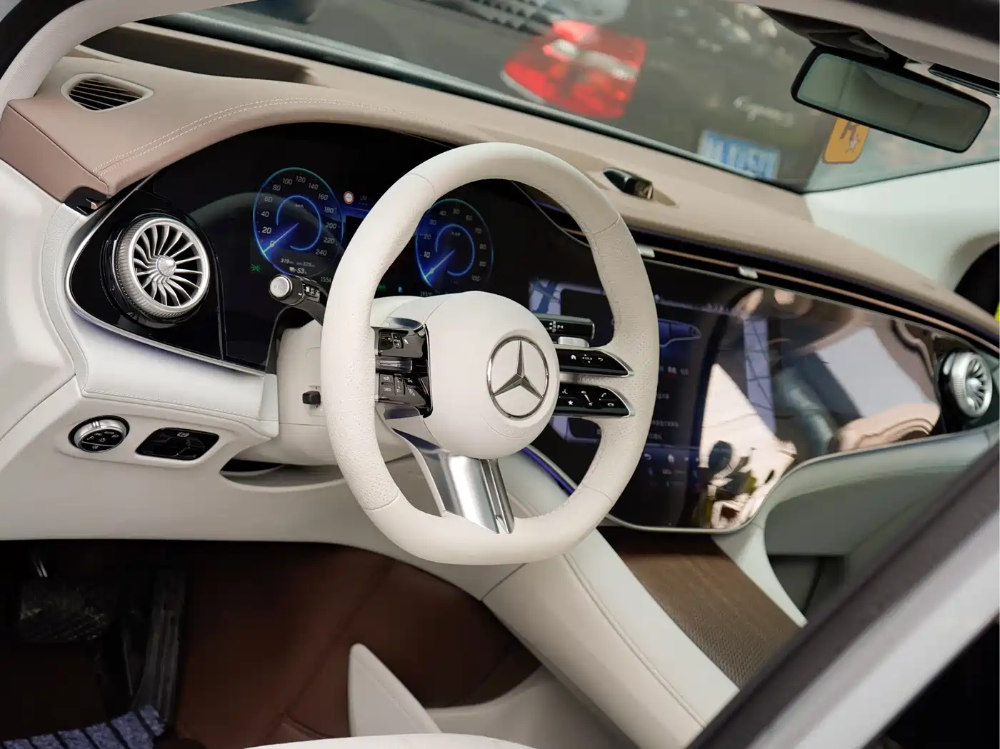 MERCEDES-BENZ EQE SUV